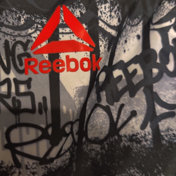Light weight Reebok jacket size 14/16 - Picture 3 of 6